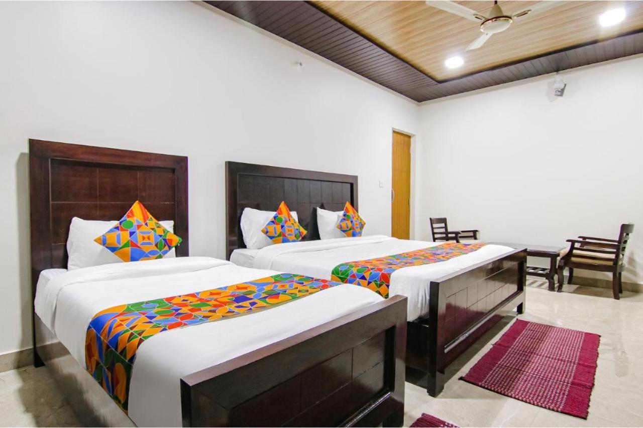 Lake View Bhimtal Hotel Kültér fotó